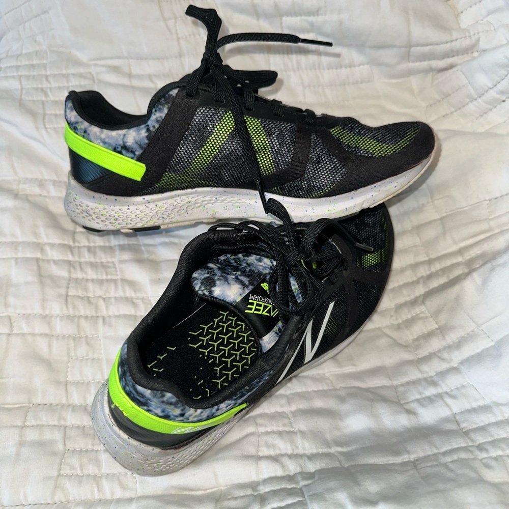 New Balance Athletic Shoes Black and Green with Cushioned Midsole